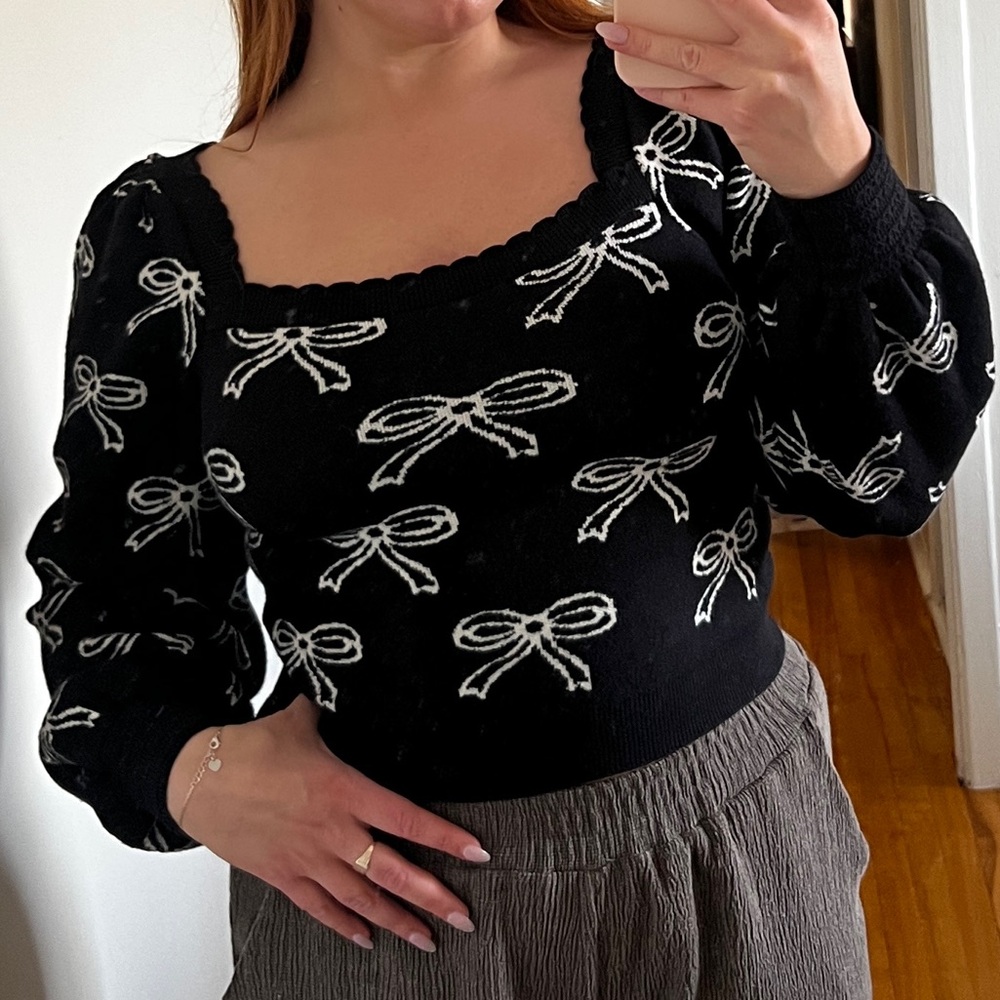 Black and White Bow Sweater with Puff Sleeves✨🎀